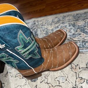 Women’s TinHauls!!! Size 8 NEWWW.